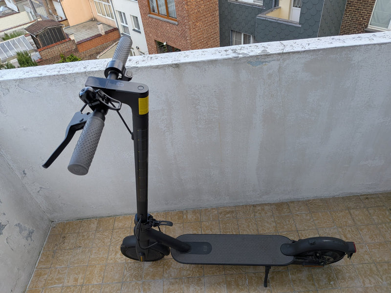 Xiaomi Mi Electric Scooter 1S — Occasion à réparer (non fonctionnelle en l'état)