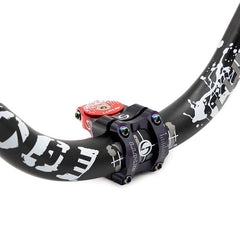 Potence de guidon 31,8 mm EWPM-003 noir et rouge, vue 2