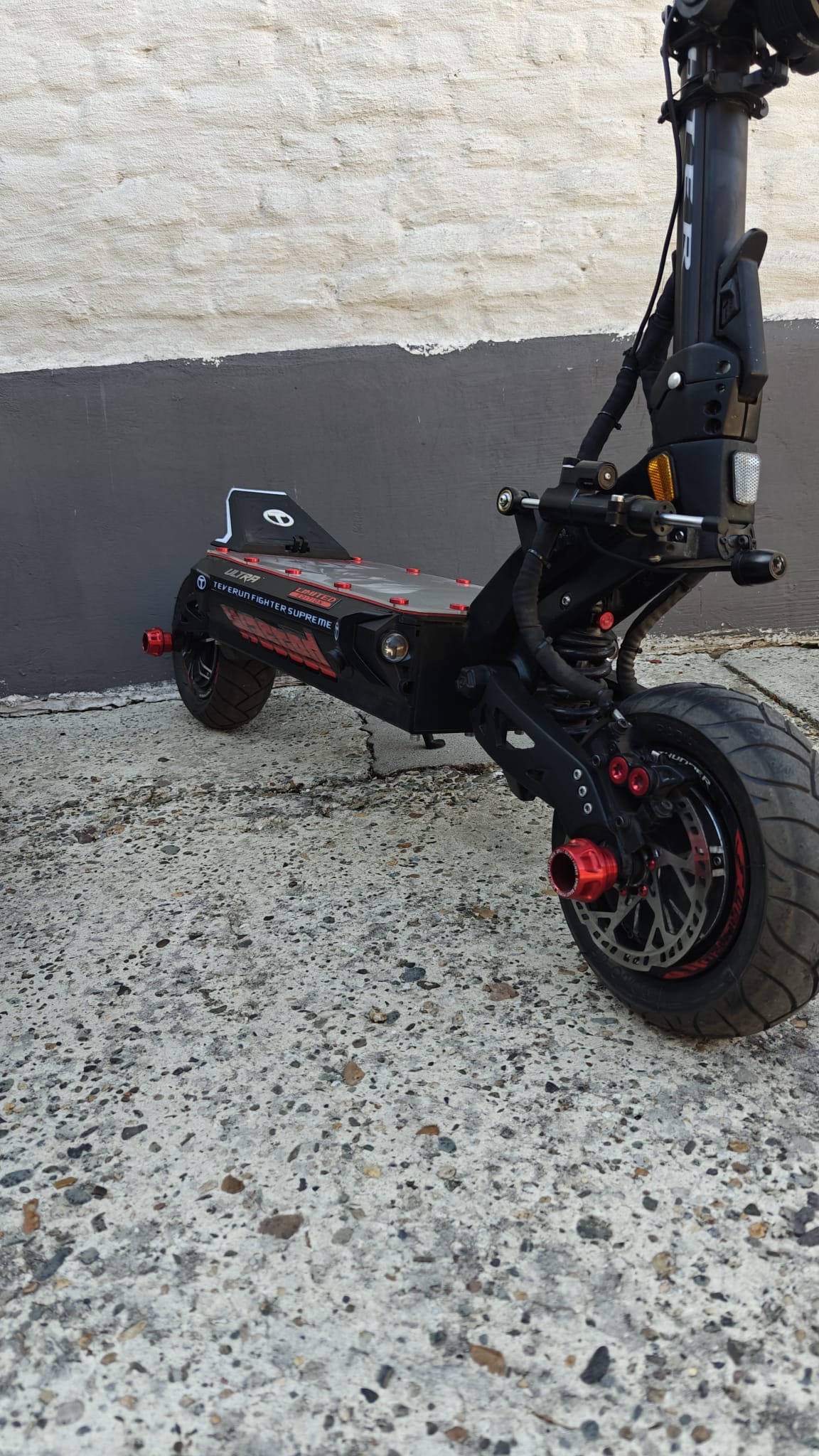 Teverun Fighter Supreme Ultra — customisée « Why So Serious » (Occasion)