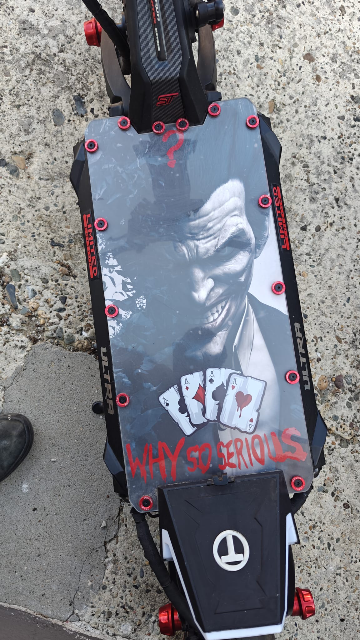 Teverun Fighter Supreme Ultra — customisée « Why So Serious » (Occasion)