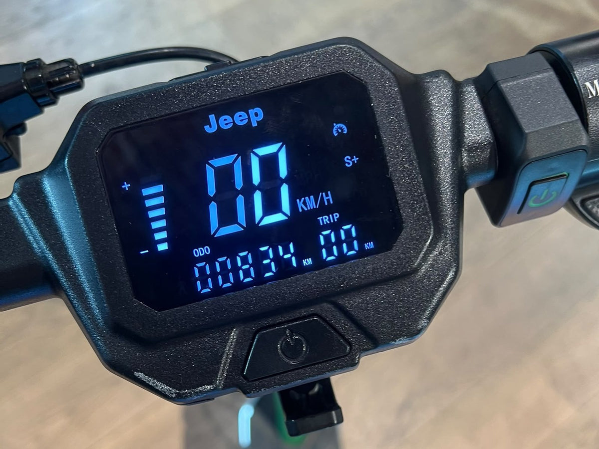 Jeep Adventurer verte, 834 km · Photo 3