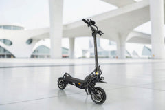 Rovoron R5 trottinette électrique, vue de trois quarts